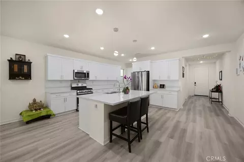 Entry Way - 2670 Embry Ln, Ontario, CA 91762 photo 5 of 7