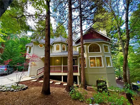 Exterior - 28670 Shenandoah Dr, Lake Arrowhead, CA 92352 photo 8 of 9