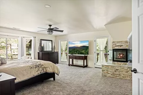 Bedroom - 28670 Shenandoah Dr, Lake Arrowhead, CA 92352 photo 3 of 9