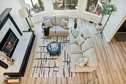 Living - 28670 Shenandoah Dr, Lake Arrowhead, CA 92352 photo 3 of 3