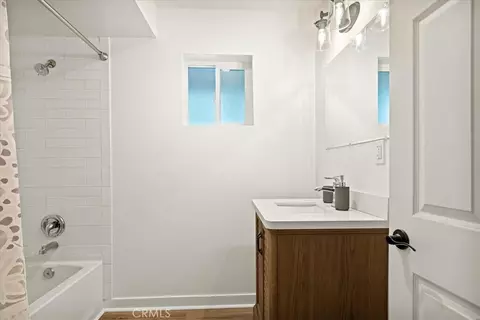 Bath - 28670 Shenandoah Dr, Lake Arrowhead, CA 92352 photo 2 of 6