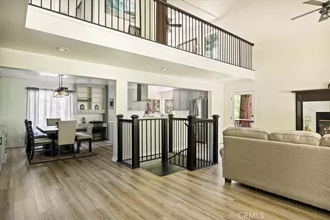 Entry Way - 28670 Shenandoah Dr, Lake Arrowhead, CA 92352 photo 3 of 5
