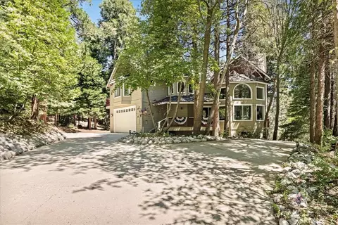 Exterior - 28670 Shenandoah Dr, Lake Arrowhead, CA 92352 photo 3 of 7