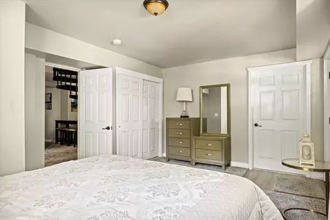 Bedroom - 28670 Shenandoah Dr, Lake Arrowhead, CA 92352 photo 2 of 9