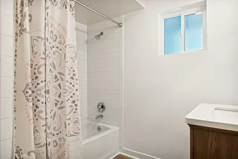 Bath - 28670 Shenandoah Dr, Lake Arrowhead, CA 92352 photo 1 of 6