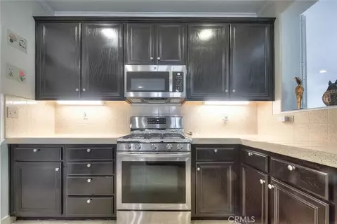 Kitchen - 6252 Goldendale Way, Fontana, CA 92336 photo 2 of 3