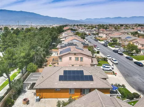 View/Area - 6252 Goldendale Way, Fontana, CA 92336 photo 5 of 23