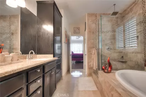 Bath - 6252 Goldendale Way, Fontana, CA 92336 photo 4 of 8