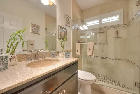 Bath - 6252 Goldendale Way, Fontana, CA 92336 photo 8 of 8