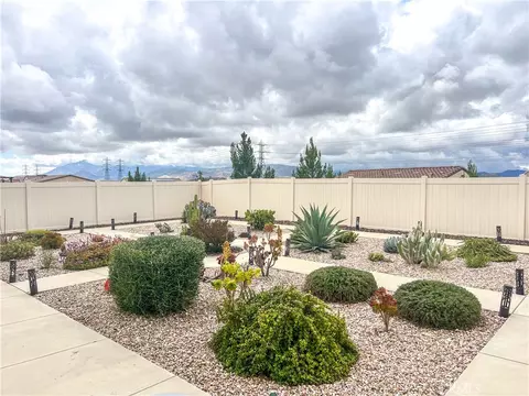 Exterior - 1609 Trailview Dr, Beaumont, CA 92223 photo 6 of 9