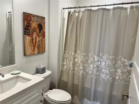 Bath - 1609 Trailview Dr, Beaumont, CA 92223 photo 2 of 2