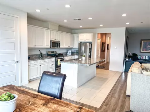 Kitchen - 1609 Trailview Dr, Beaumont, CA 92223 photo 2 of 2