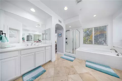 Bath - 5457 Martingale Way, Fontana, CA 92336 photo 1 of 4