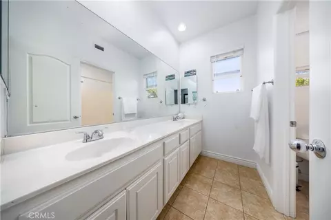 Bath - 5457 Martingale Way, Fontana, CA 92336 photo 3 of 4