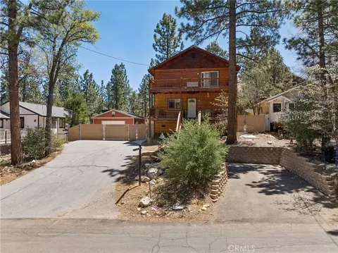 879 Spruce Ln, Sugarloaf, CA 92386