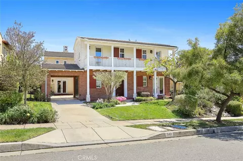 540 E Viewcrest Dr, Azusa, CA 91702