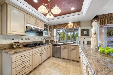 Kitchen - 555 Chuck Wagon, Walnut, CA 91789 photo 2 of 3