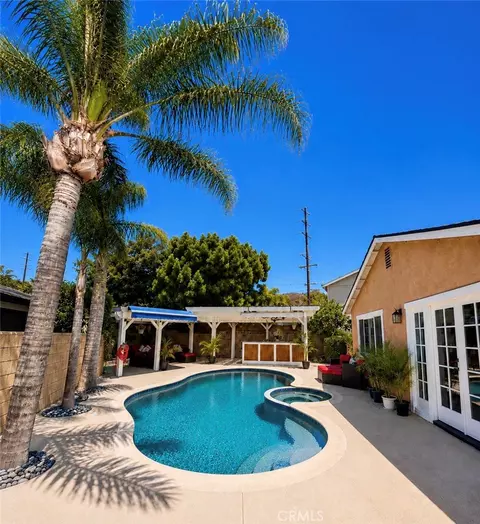 21104 Rosedell Dr, Saugus, CA 91350