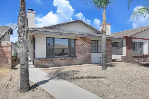 Exterior - 3102 W Devonshire Ave, Hemet, CA 92545 photo 2 of 4