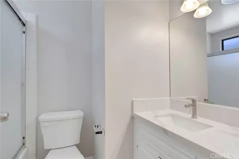 Bath - 3102 W Devonshire Ave, Hemet, CA 92545 photo 2 of 2