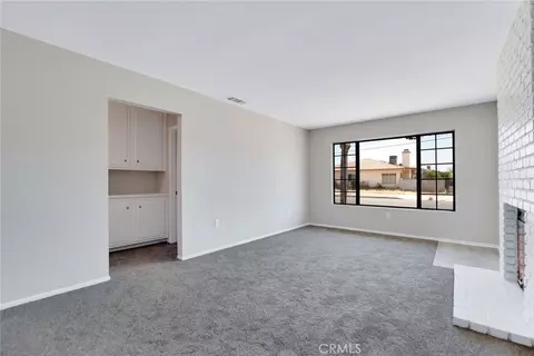 Living - 3102 W Devonshire Ave, Hemet, CA 92545 photo 4 of 6