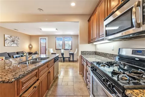 Kitchen - 1593 Bayport, Upland, CA 91786 photo 4 of 4