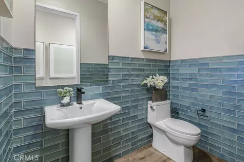 Bath - 6556 Canyon Oaks Dr, Simi Valley, CA 93063 photo 2 of 4