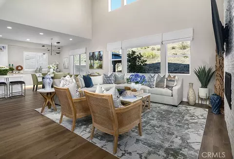Living - 6556 Canyon Oaks Dr, Simi Valley, CA 93063 photo 2 of 2