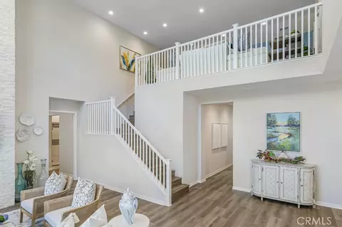 Entry Way - 6556 Canyon Oaks Dr, Simi Valley, CA 93063 photo 2 of 3
