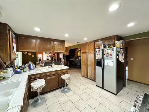 Kitchen - 16536 Filbert, Fontana, CA 92335 photo 3 of 4
