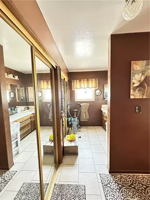Bath - 16536 Filbert, Fontana, CA 92335 photo 2 of 6