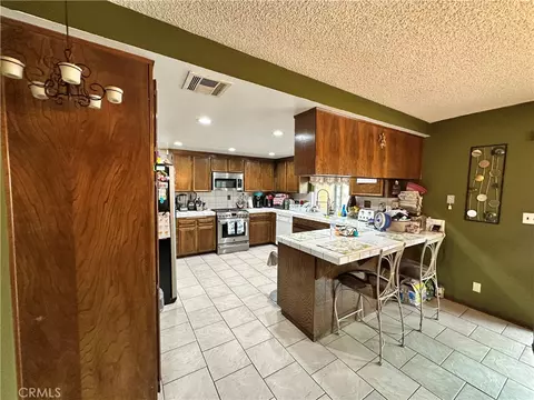 Kitchen - 16536 Filbert, Fontana, CA 92335 photo 1 of 4