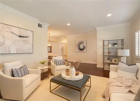155 Harkness Ave #6, Pasadena, CA 91106