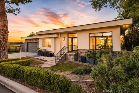2637 N Mountain Ave, Claremont, CA 91711