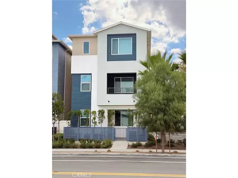 254 N Standard Ave, Santa Ana, CA 92701