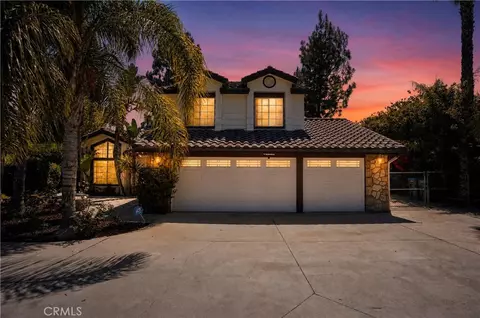 2081 Country Hills Ln, Riverside, CA 92503
