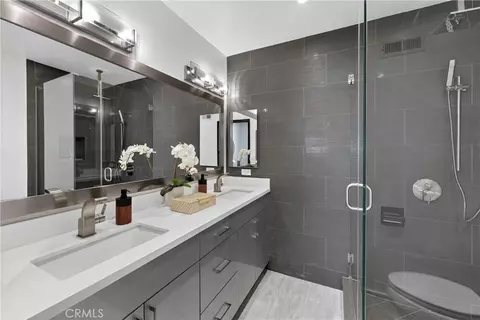 Bath - 2425 Capetown Ave, Alhambra, CA 91803 photo 1 of 3