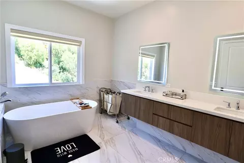 Bath - 1330 Waterbrook, Walnut, CA 91789 photo 2 of 5