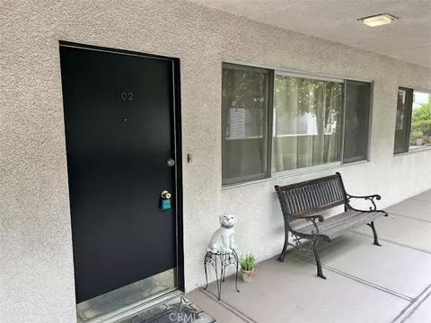 Exterior - 284 S Madison #102, Pasadena, CA 91101 photo 4 of 10