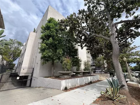 Exterior - 284 S Madison #102, Pasadena, CA 91101 photo 2 of 10