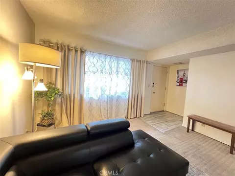Entry Way - 284 S Madison #102, Pasadena, CA 91101 photo 1 of 1
