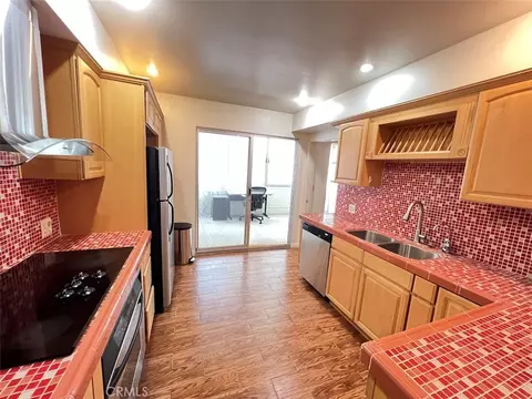Kitchen - 284 S Madison #102, Pasadena, CA 91101 photo 2 of 4