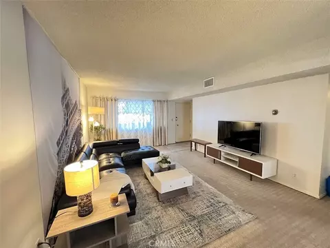 Living - 284 S Madison #102, Pasadena, CA 91101 photo 3 of 3