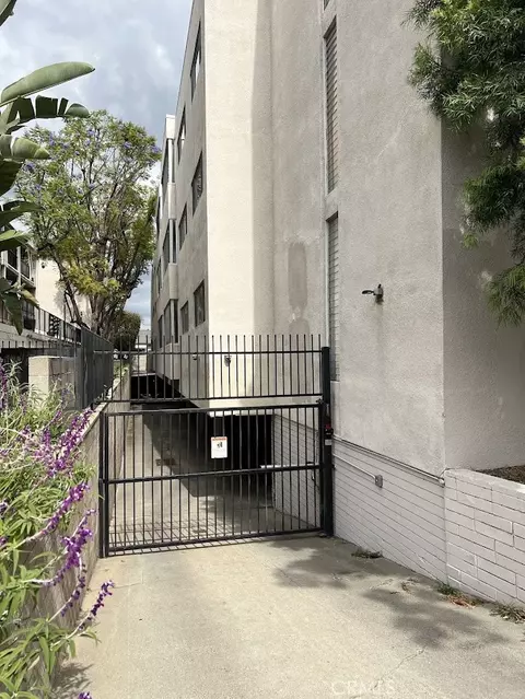 Exterior - 284 S Madison #102, Pasadena, CA 91101 photo 1 of 10