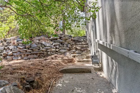 Exterior - 5215 Lone Pine Canyon Dr, Wrightwood, CA 92397 photo 5 of 6