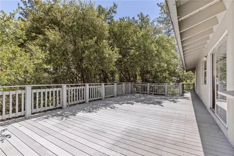Exterior - 5215 Lone Pine Canyon Dr, Wrightwood, CA 92397 photo 3 of 6