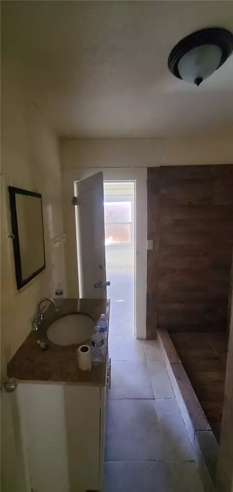 303 2nd Ave, Taft, CA 93268 photo 8