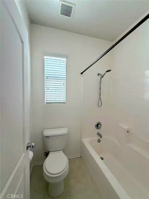 Bath - 31917 Red Pine Way, Temecula, CA 92592 photo 1 of 4