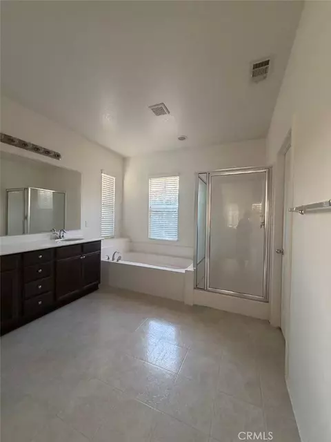 Bath - 31917 Red Pine Way, Temecula, CA 92592 photo 2 of 4