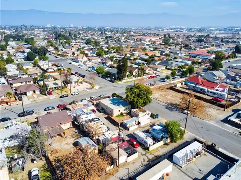 View/Area - 584 E H St, Colton, CA 92324 photo 9 of 13